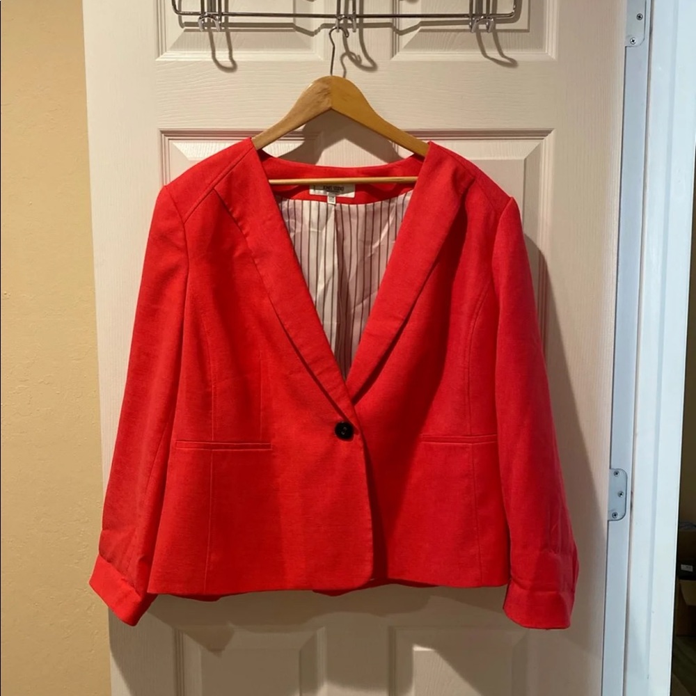 LIGHT JACKET BY JONES STUDIO SEPARATES
